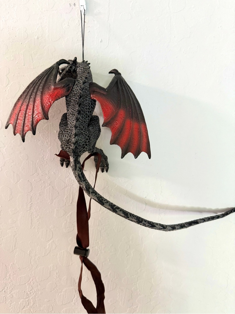Spirit Halloween Pet Dragon Shoulder Accessory – Black & Red – Like New - Picture 4 of 6